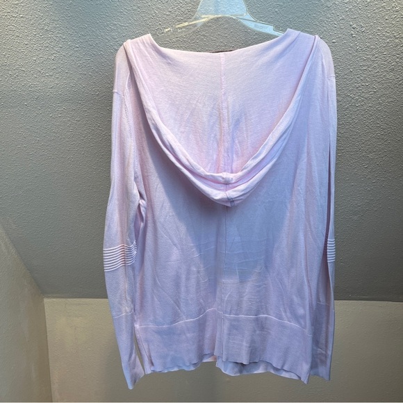 ATHLETA Pale Pink Hoodie with Deep V Neck. Kangaroo Pocket. Lightweight. Large. - Picture 6 of 6